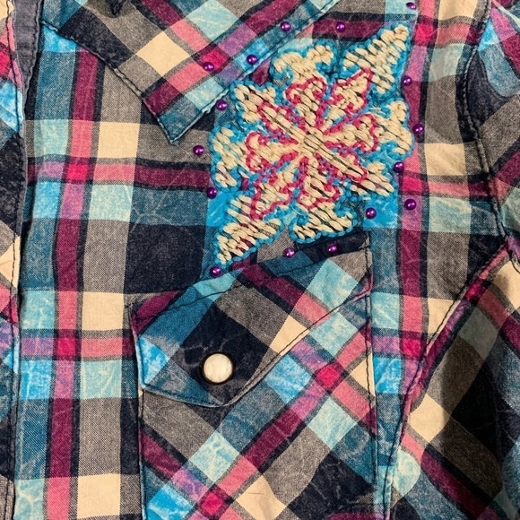 Adiktd Plaid Embroidered Long-sleeve Shirt size M - Picture 7 of 8